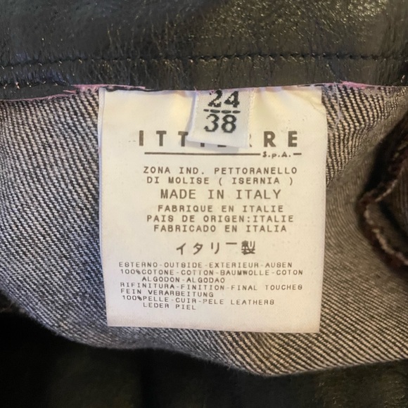 Versace vintage jean skirt with leather belt. - Picture 4 of 5